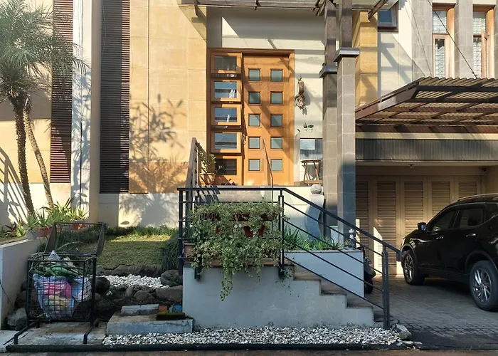 Casa Como Ciumbuleuit - Spacious 3 Beds Townhouse