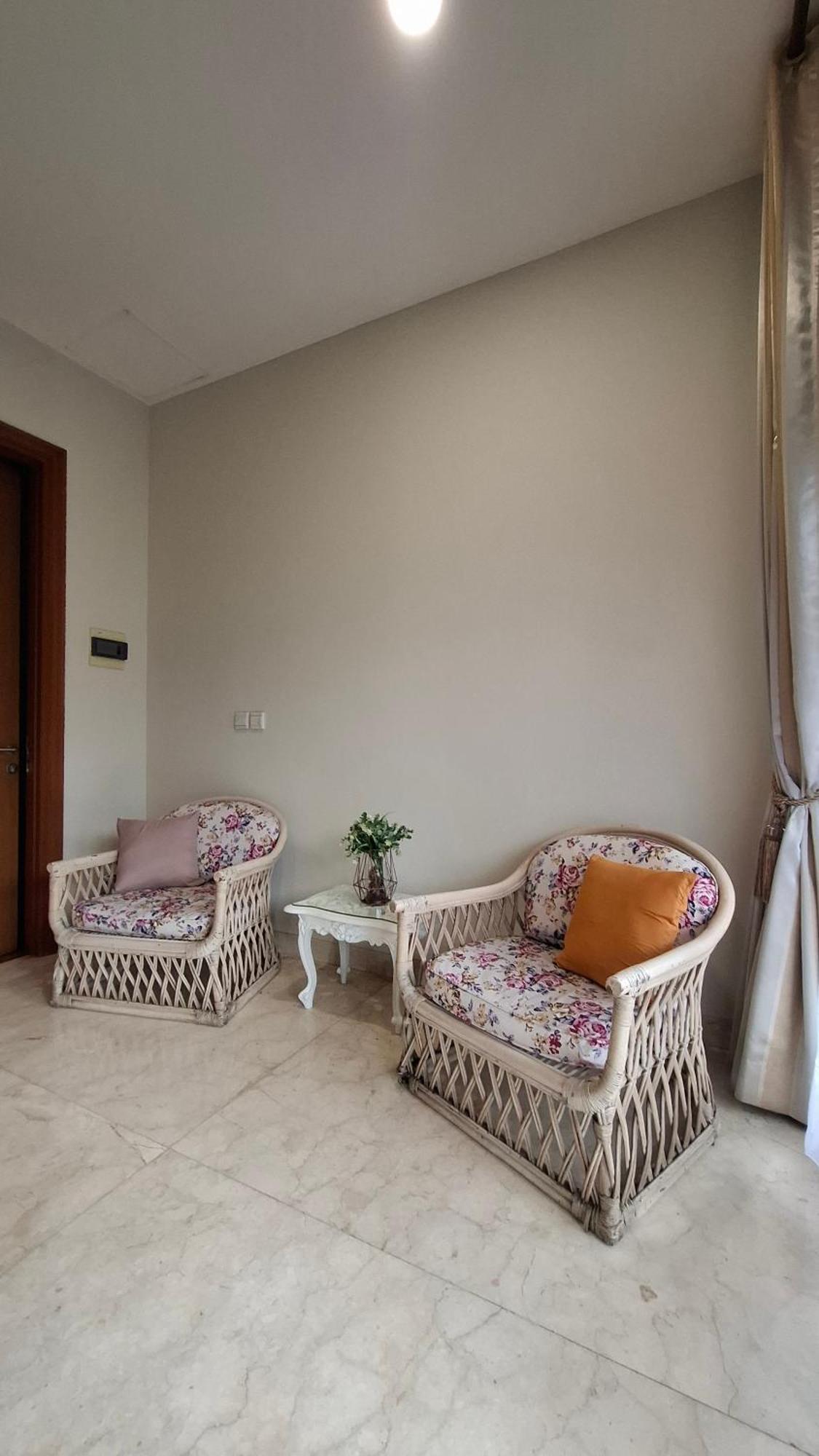 Casa Ciumbuleuit - Spacious 3 Beds Townhouse Apartemen Bandung