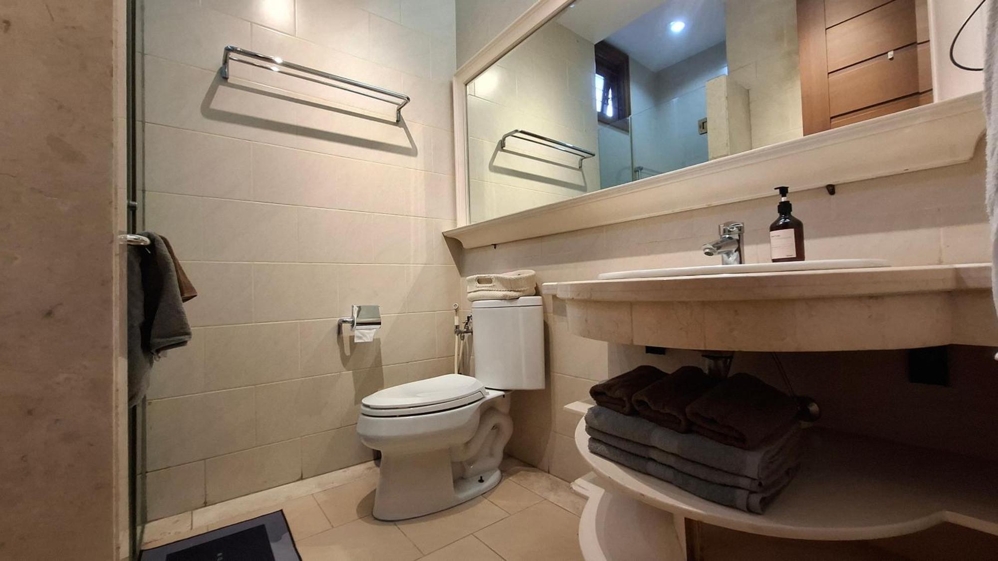 Casa Ciumbuleuit - Spacious 3 Beds Townhouse * Bandung