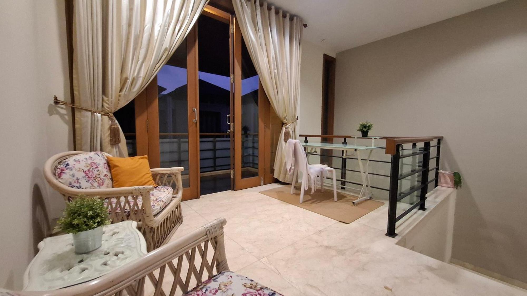 Casa Ciumbuleuit - Spacious 3 Beds Townhouse Apartemen Bandung