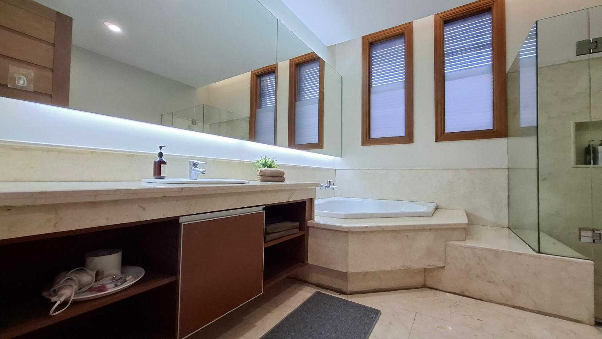 Apartemen Casa Ciumbuleuit - Spacious 3 Beds Townhouse Bandung